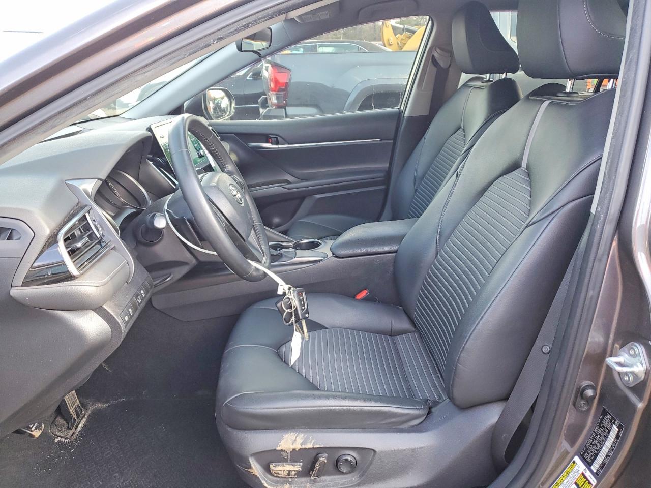 2021 TOYOTA CAMRY SE photo 7
