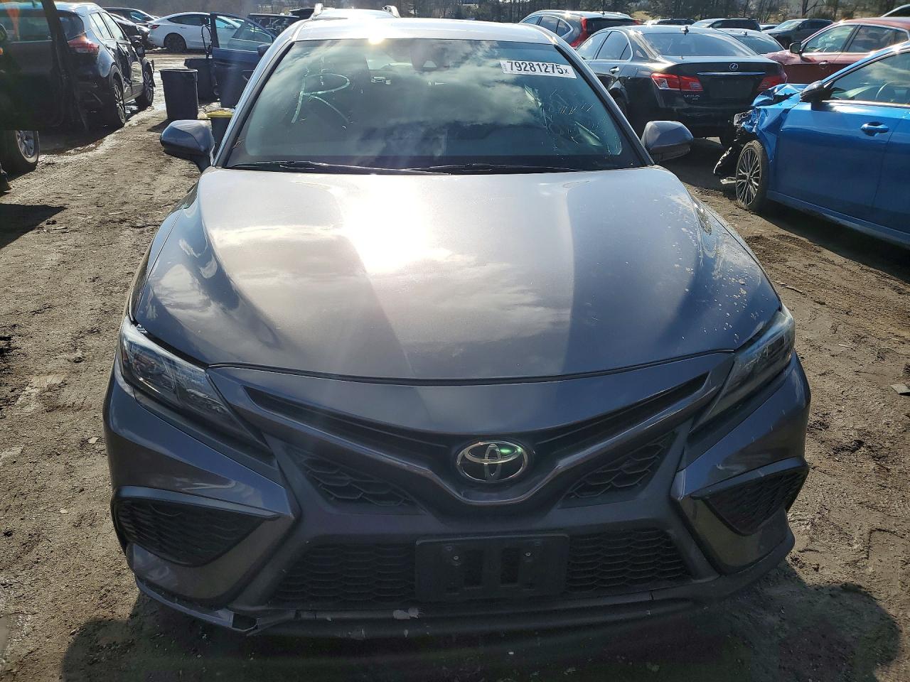 2021 TOYOTA CAMRY SE photo 5