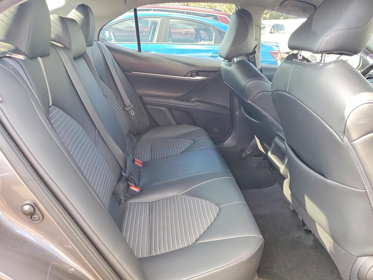 2021 TOYOTA CAMRY SE photo 10