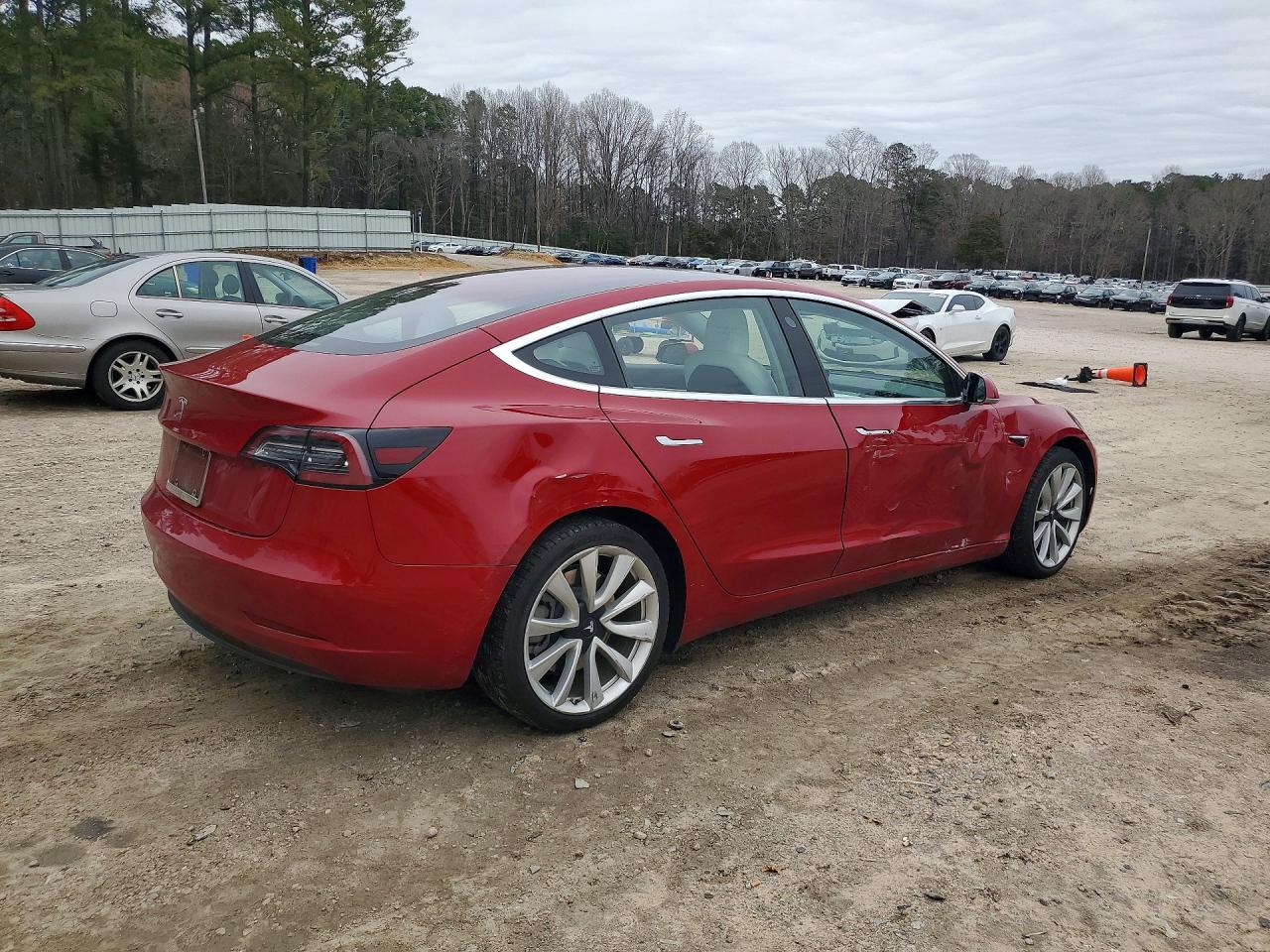 2018 TESLA MODEL 3 photo 5