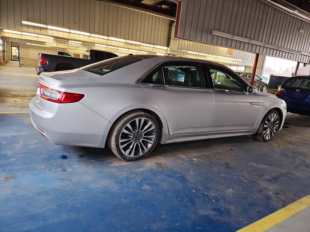 2017 LINCOLN CONTINENTAL RESERVE photo 3