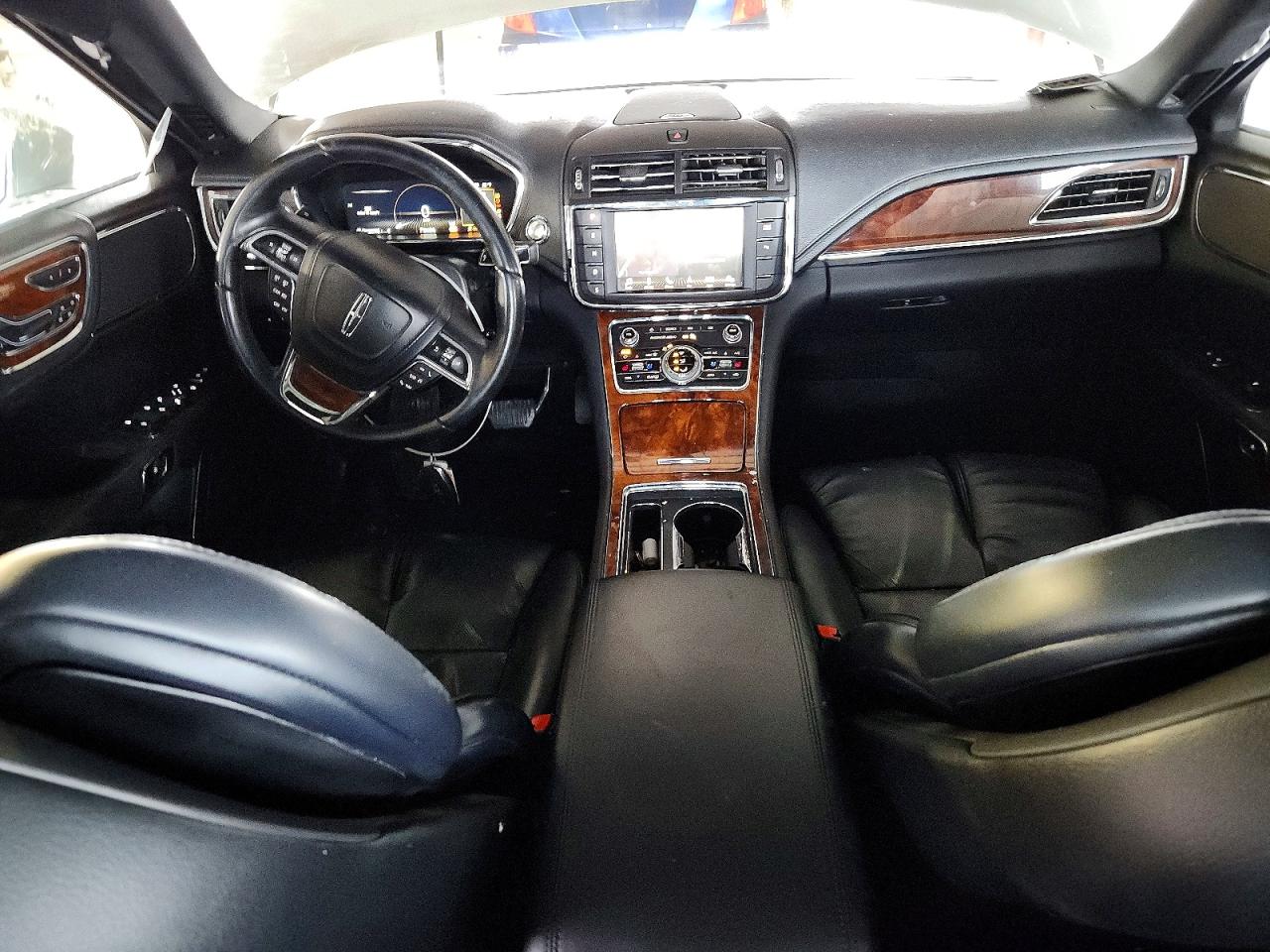 2017 LINCOLN CONTINENTAL RESERVE photo 8