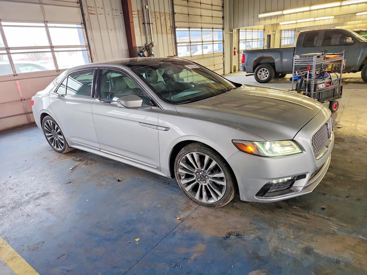 2017 LINCOLN CONTINENTAL RESERVE photo 4