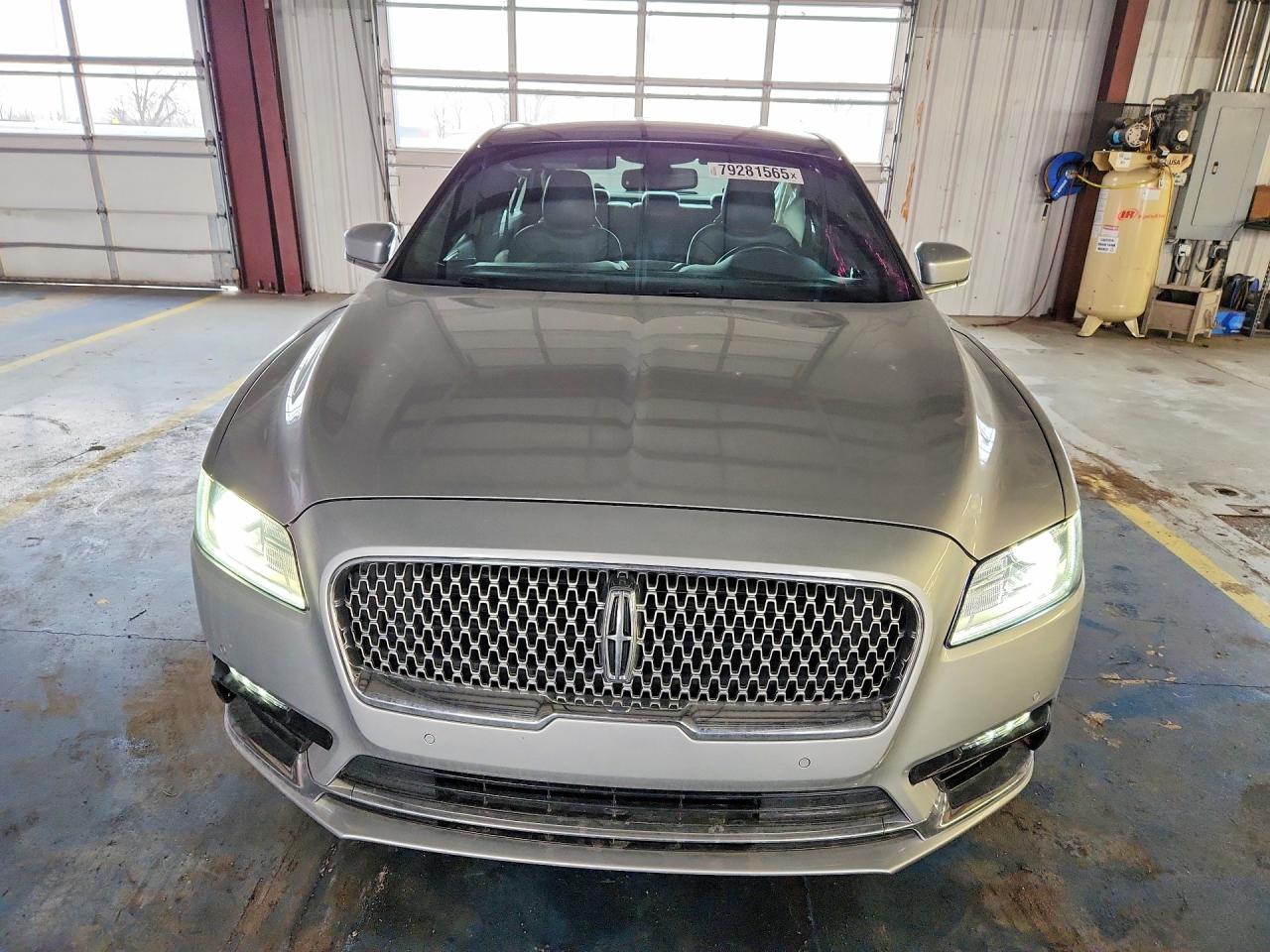 2017 LINCOLN CONTINENTAL RESERVE photo 5