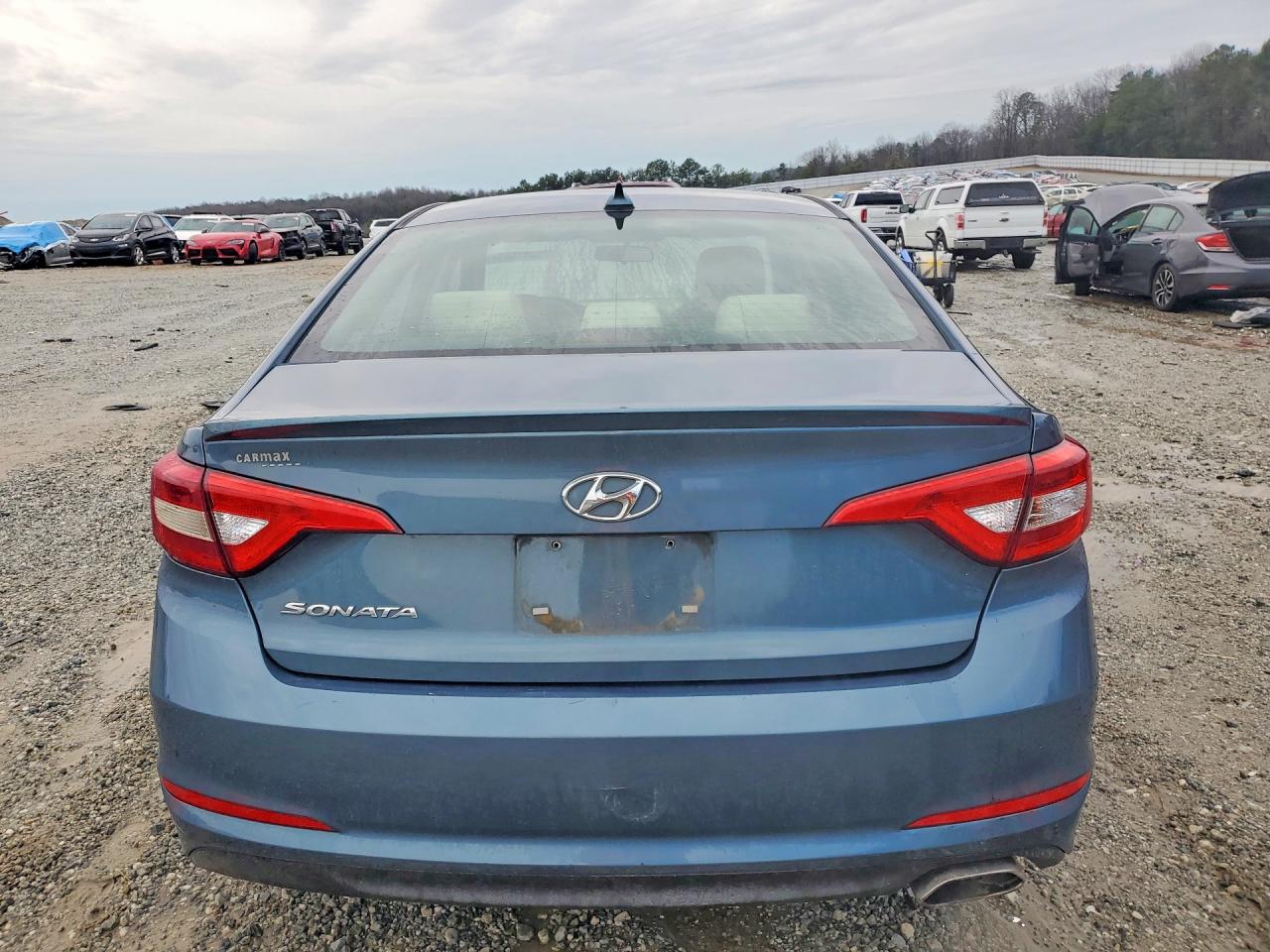 2015 HYUNDAI SONATA SE photo 11