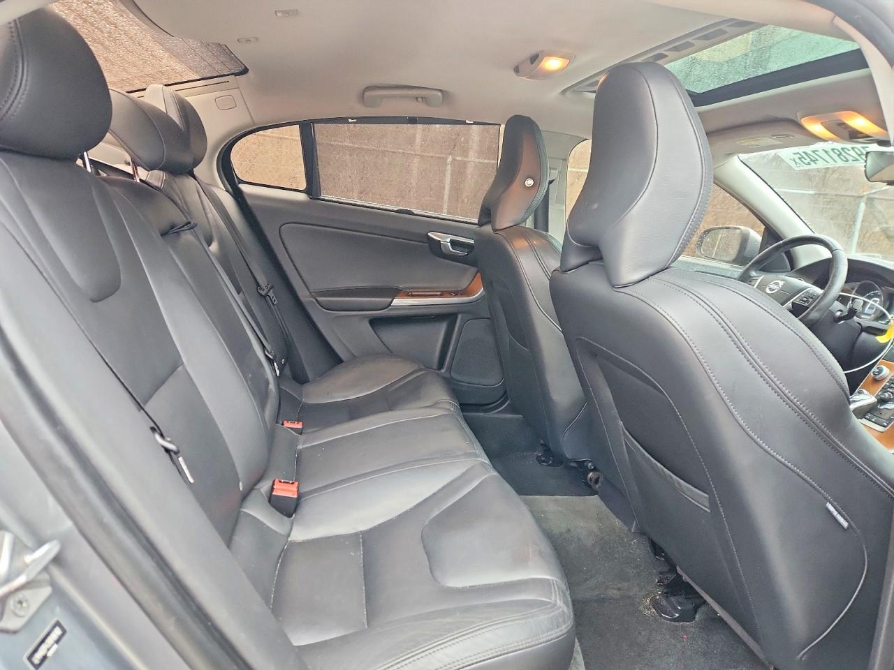 2016 VOLVO S60 PREMIER photo 28