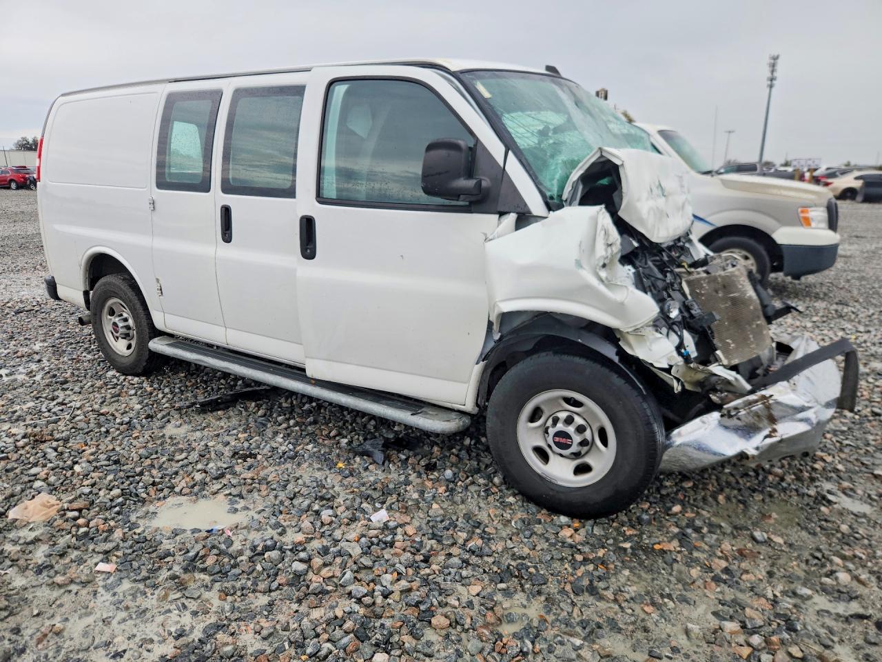 2021 GMC SAVANA G2500 photo 7