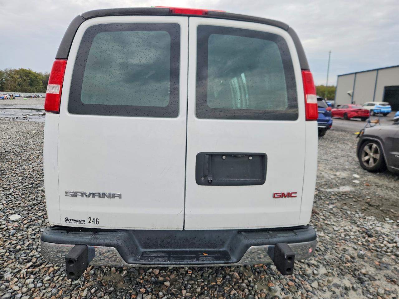 2021 GMC SAVANA G2500 photo 11