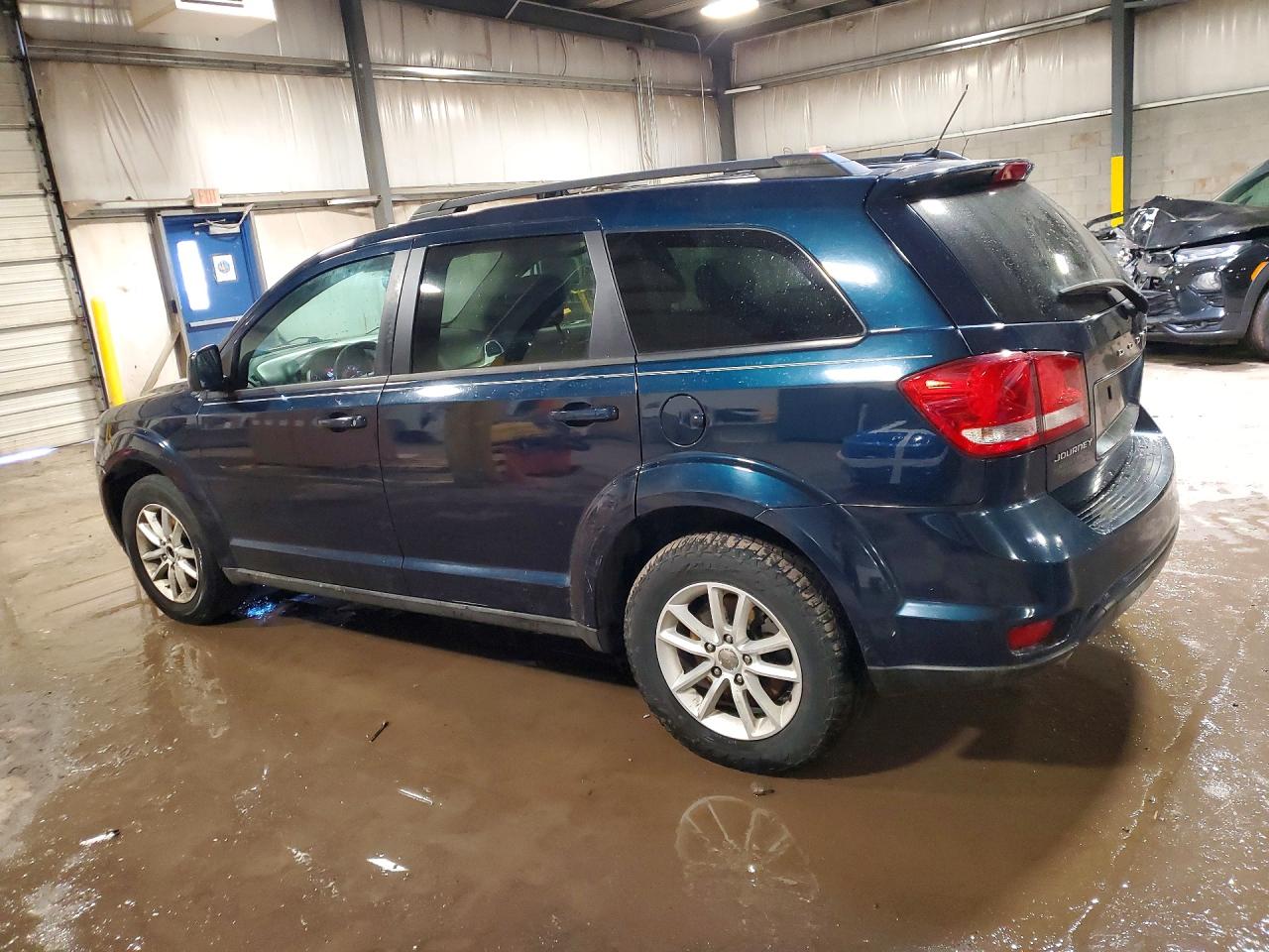2013 DODGE JOURNEY SXT photo 2
