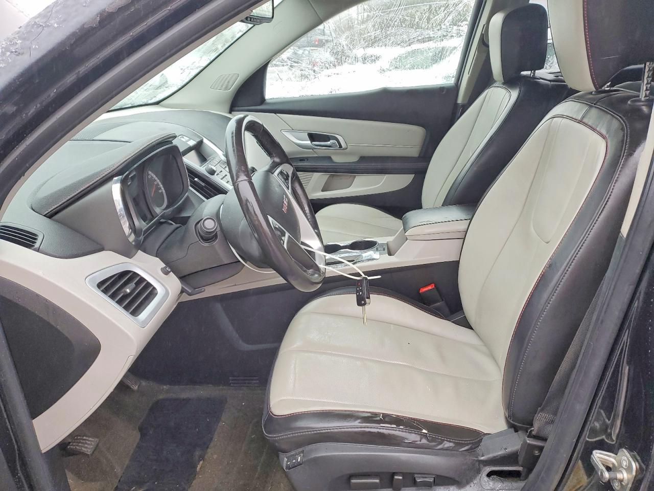 2011 GMC TERRAIN SLT photo 13