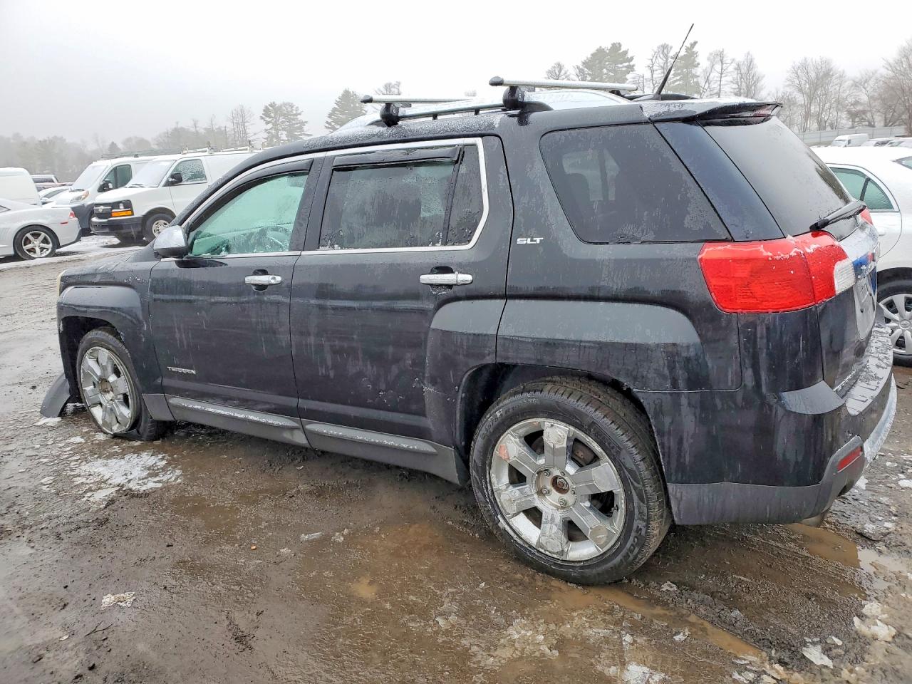 2011 GMC TERRAIN SLT photo 3