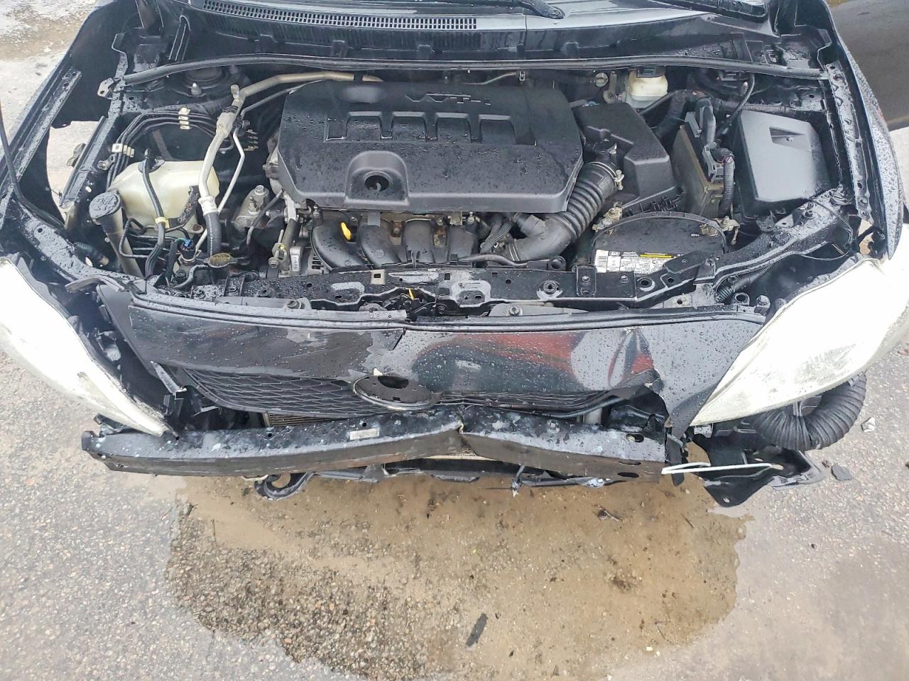 2010 TOYOTA COROLLA LE photo 11