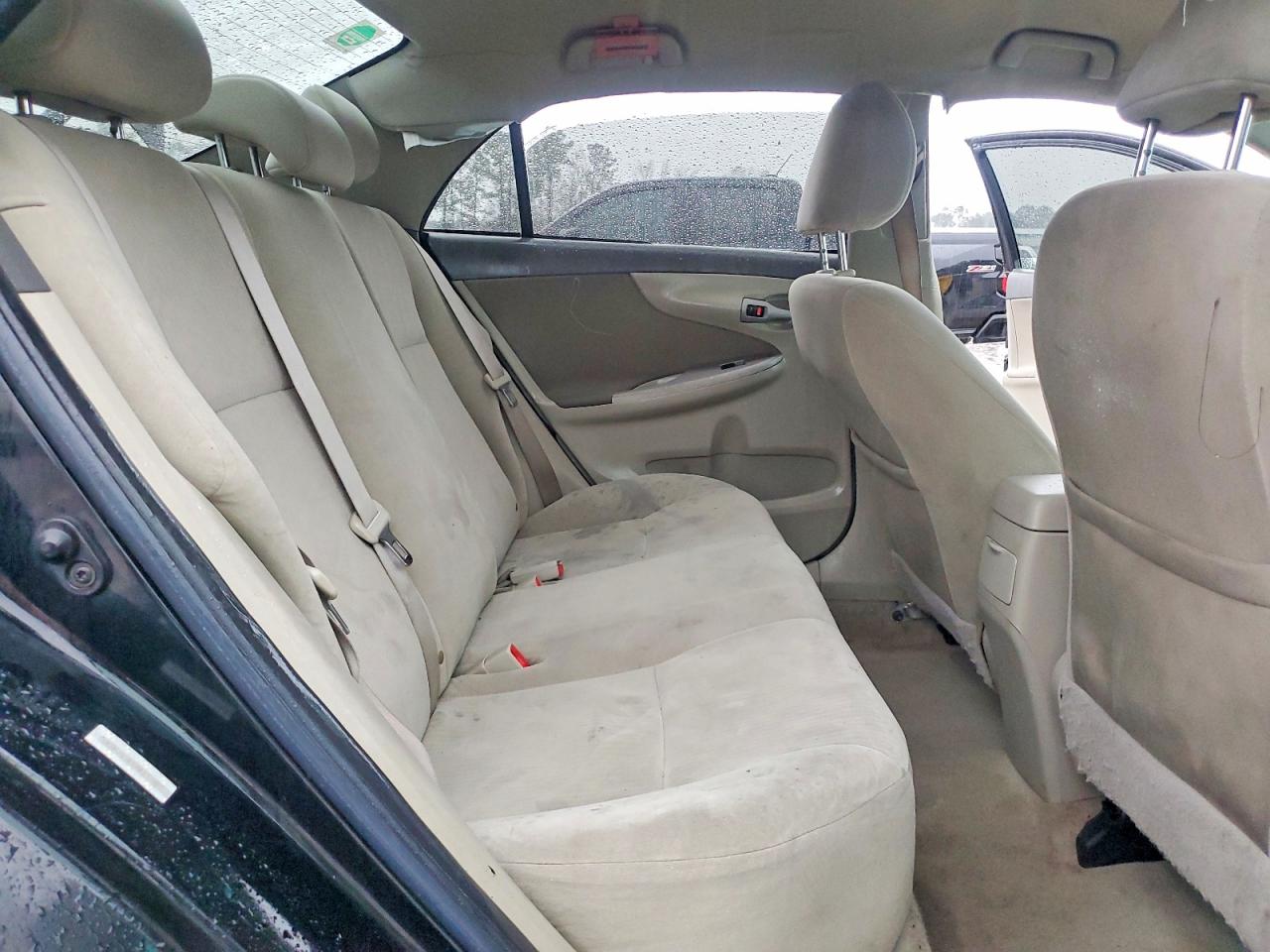 2010 TOYOTA COROLLA LE photo 10