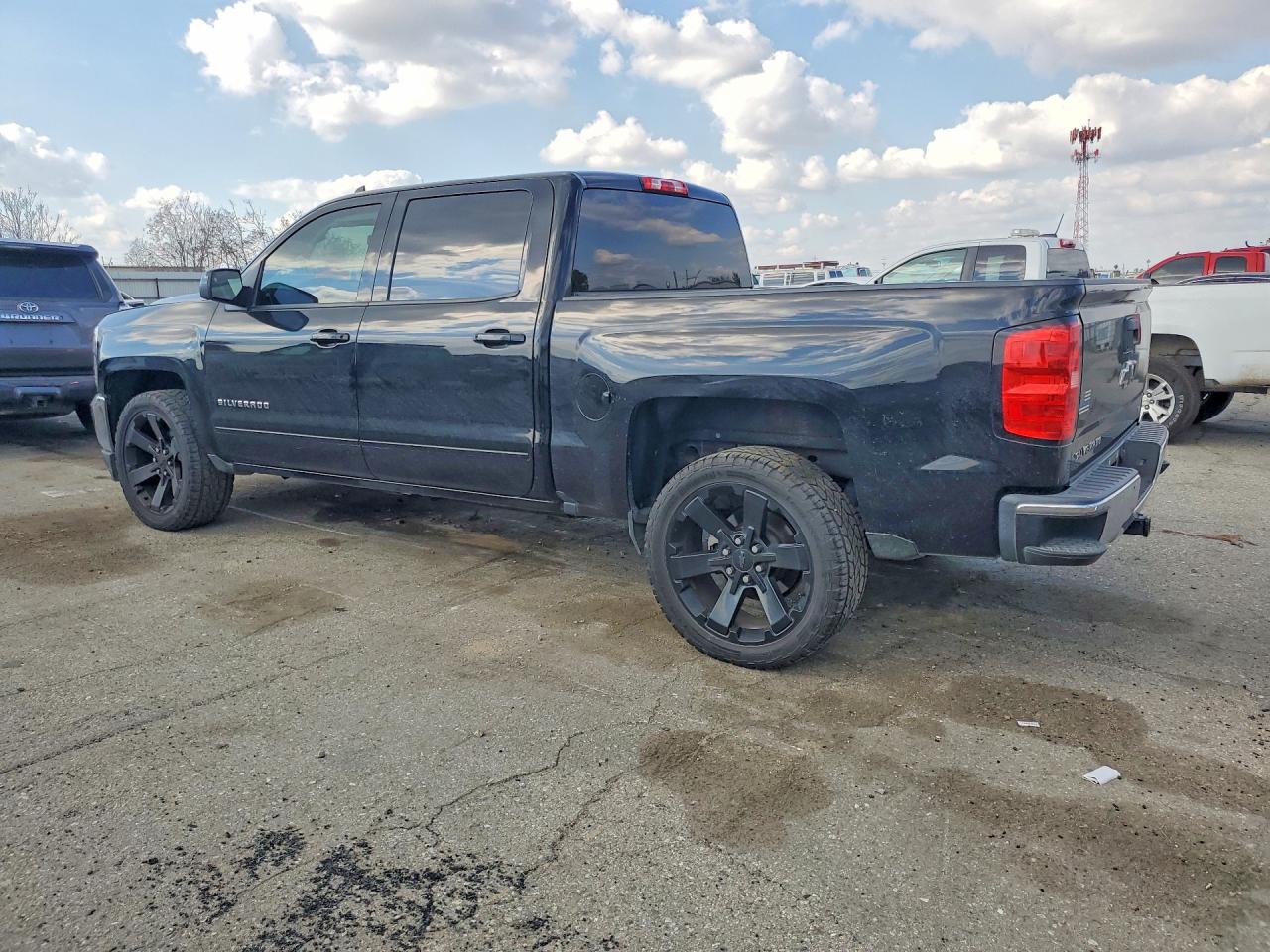 2017 CHEVROLET SILVERADO C1500 LT photo 3