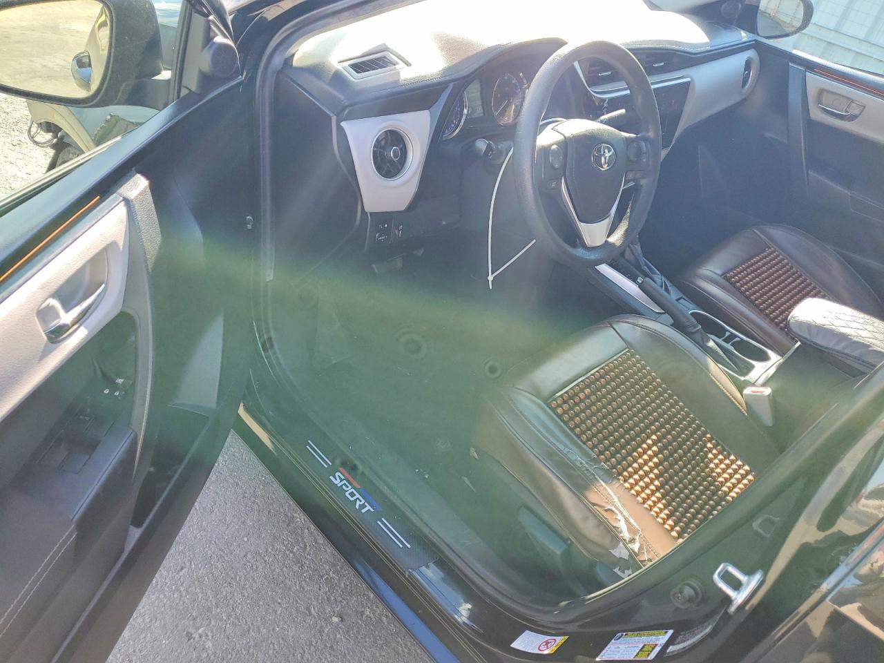 2019 TOYOTA COROLLA LE photo 8