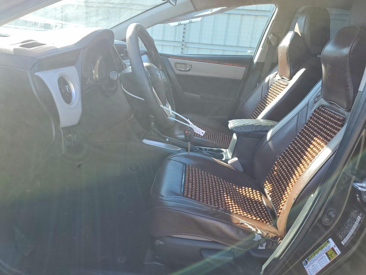 2019 TOYOTA COROLLA LE photo 7