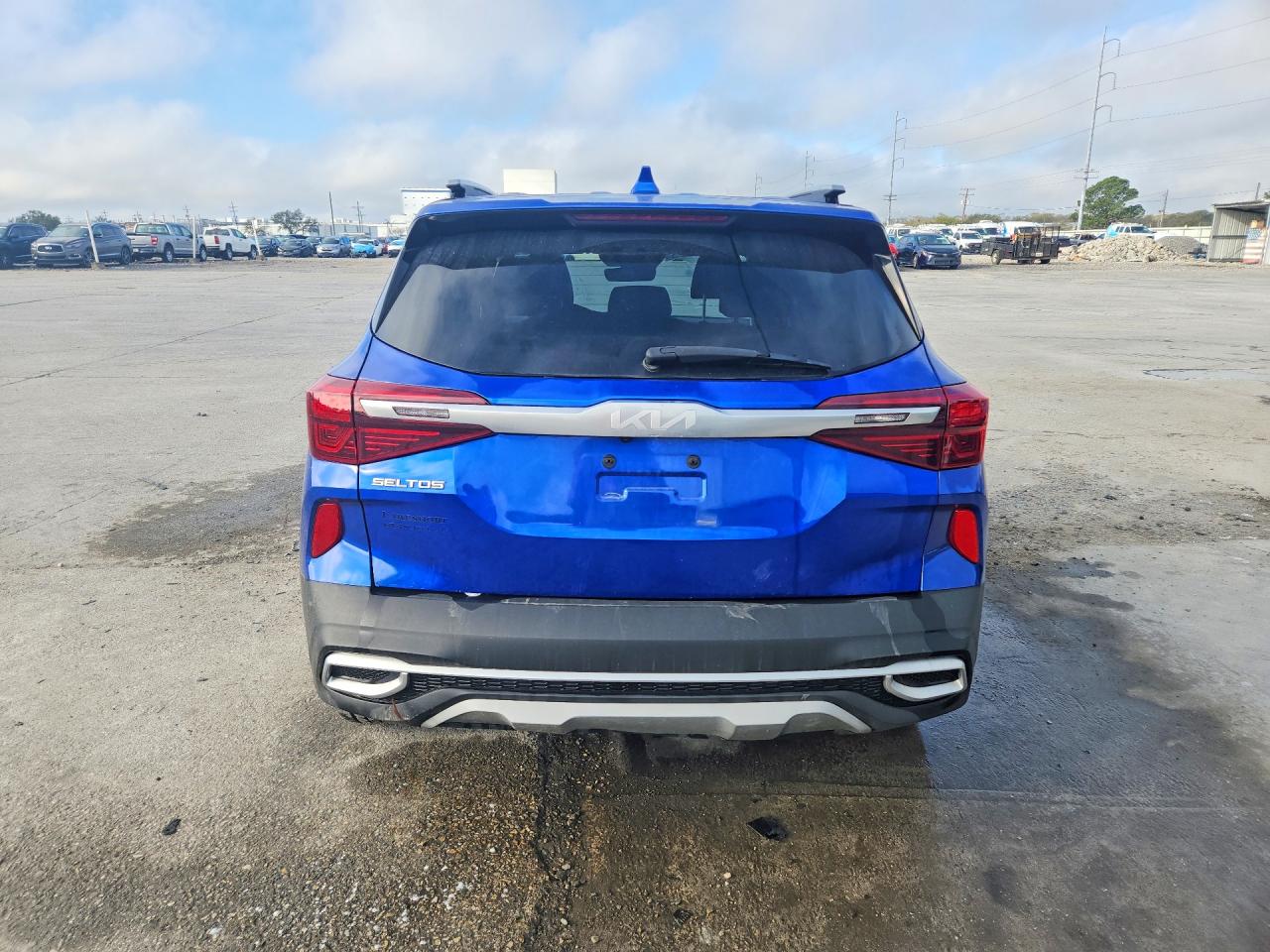 2023 KIA SELTOS S photo 6