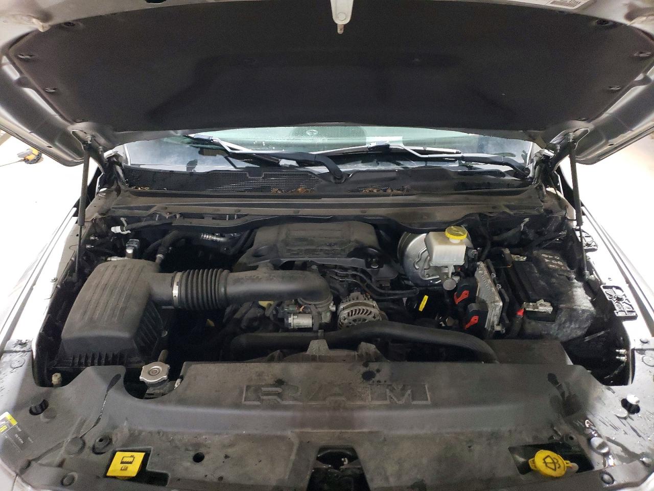 2019 RAM 1500 LARAMIE photo 41