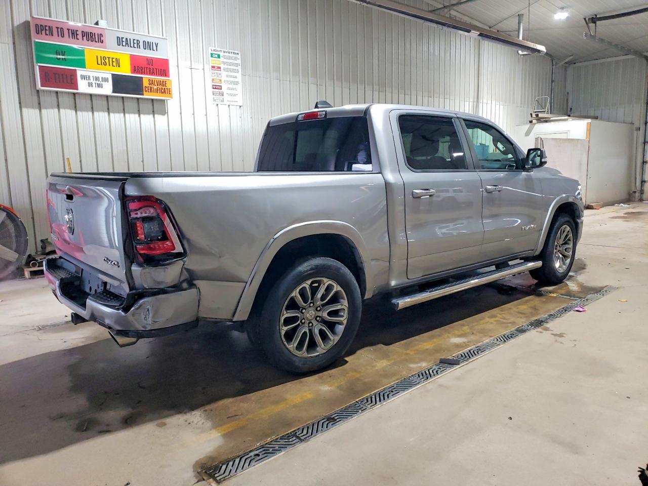 2019 RAM 1500 LARAMIE photo 9