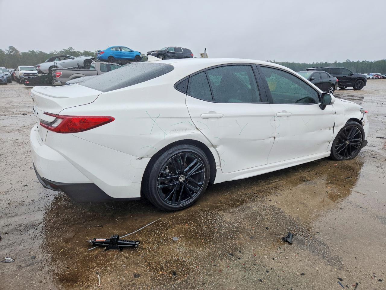 2025 TOYOTA CAMRY XSE photo 3