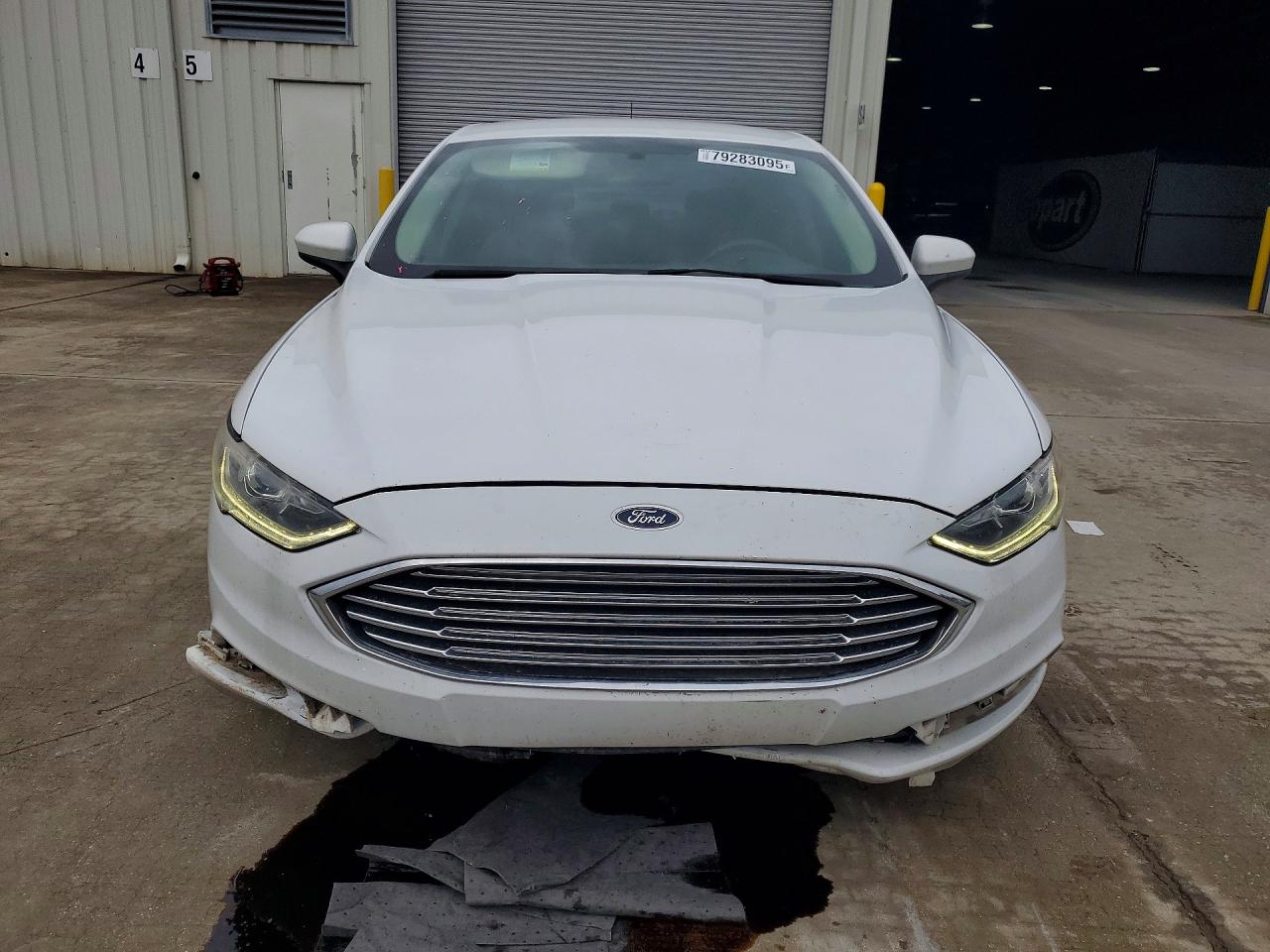 2017 FORD FUSION SE photo 9