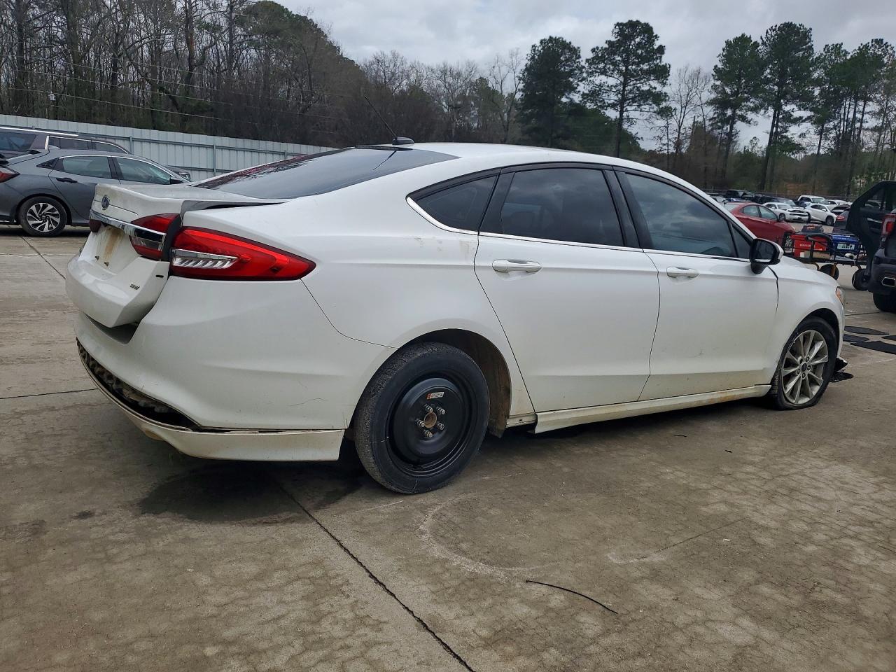 2017 FORD FUSION SE photo 5