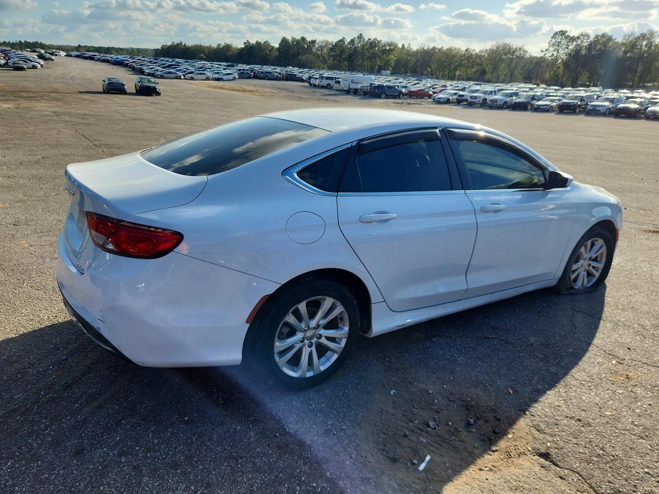 2015 CHRYSLER 200 LIMITED photo 3