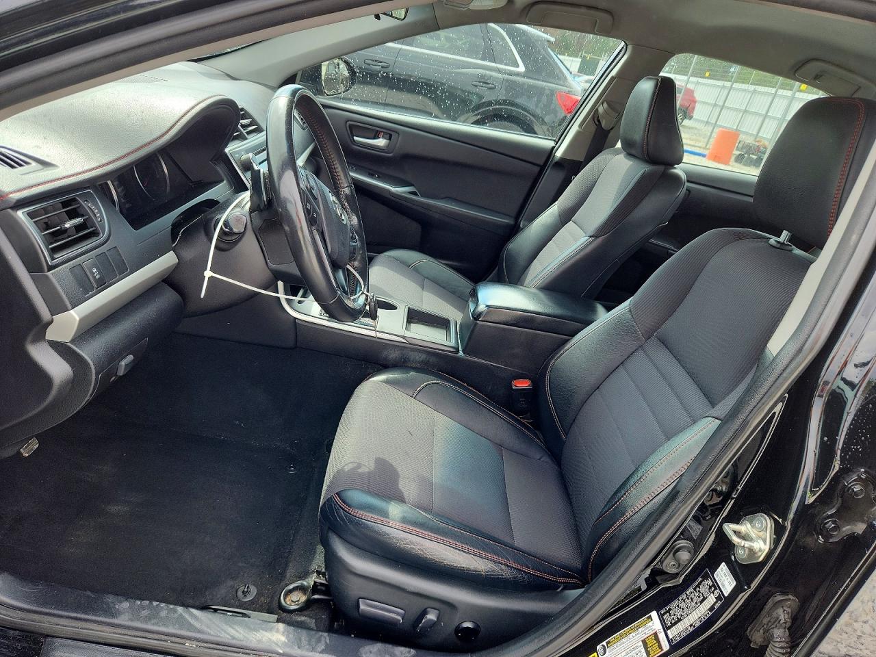2016 TOYOTA CAMRY SE photo 7