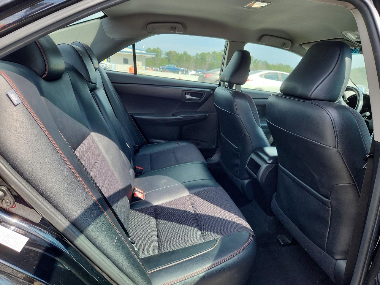 2016 TOYOTA CAMRY SE photo 10