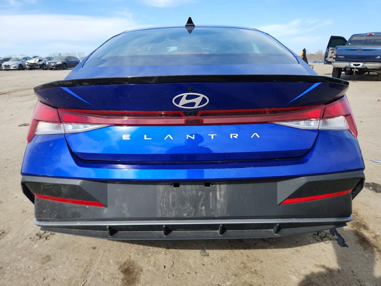 2025 HYUNDAI ELANTRA SEL SPORT photo 6