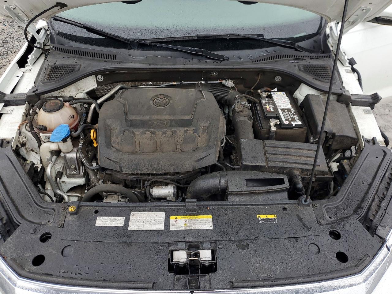 2021 VOLKSWAGEN PASSAT SE photo 11
