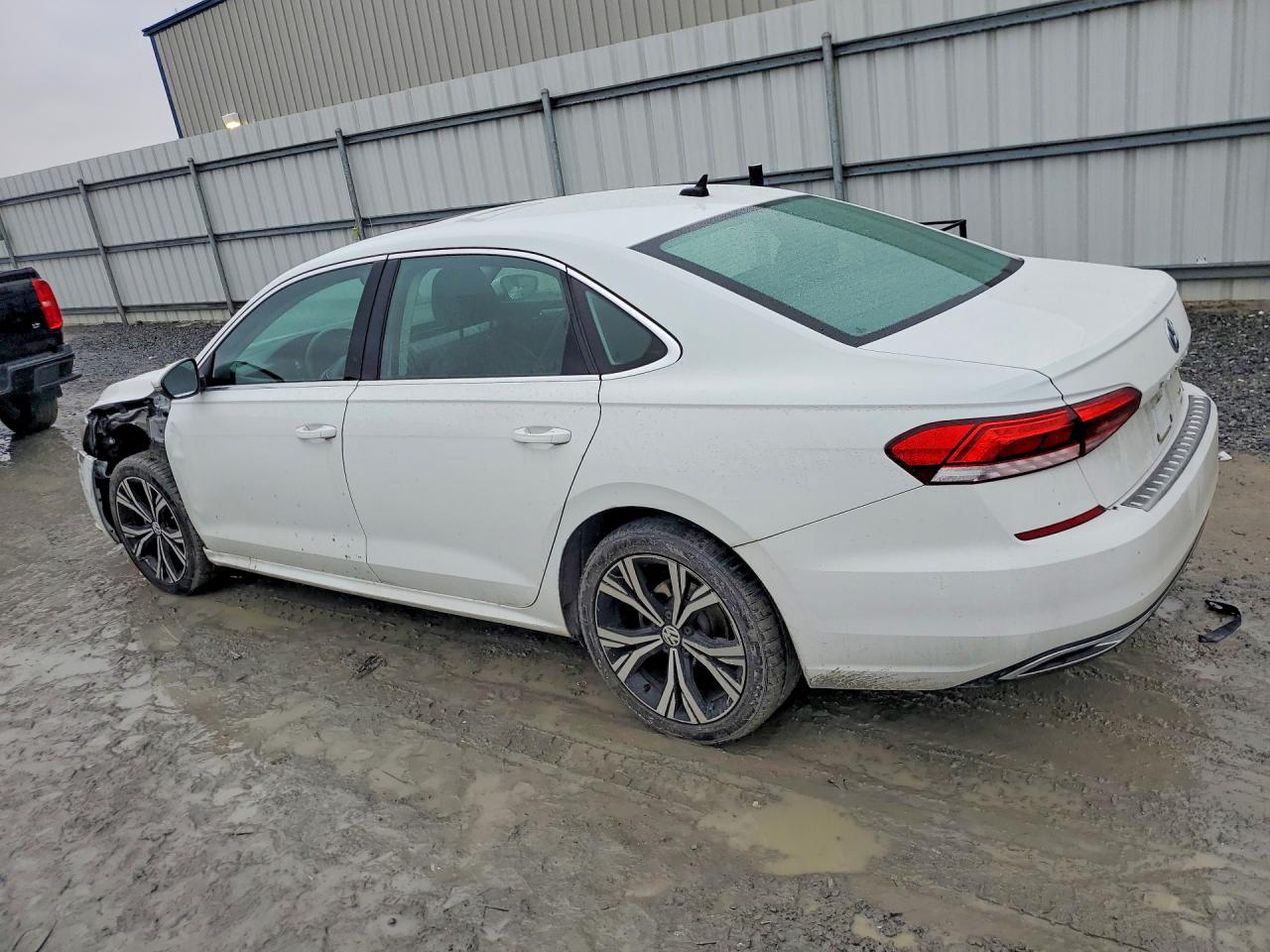 2021 VOLKSWAGEN PASSAT SE photo 2