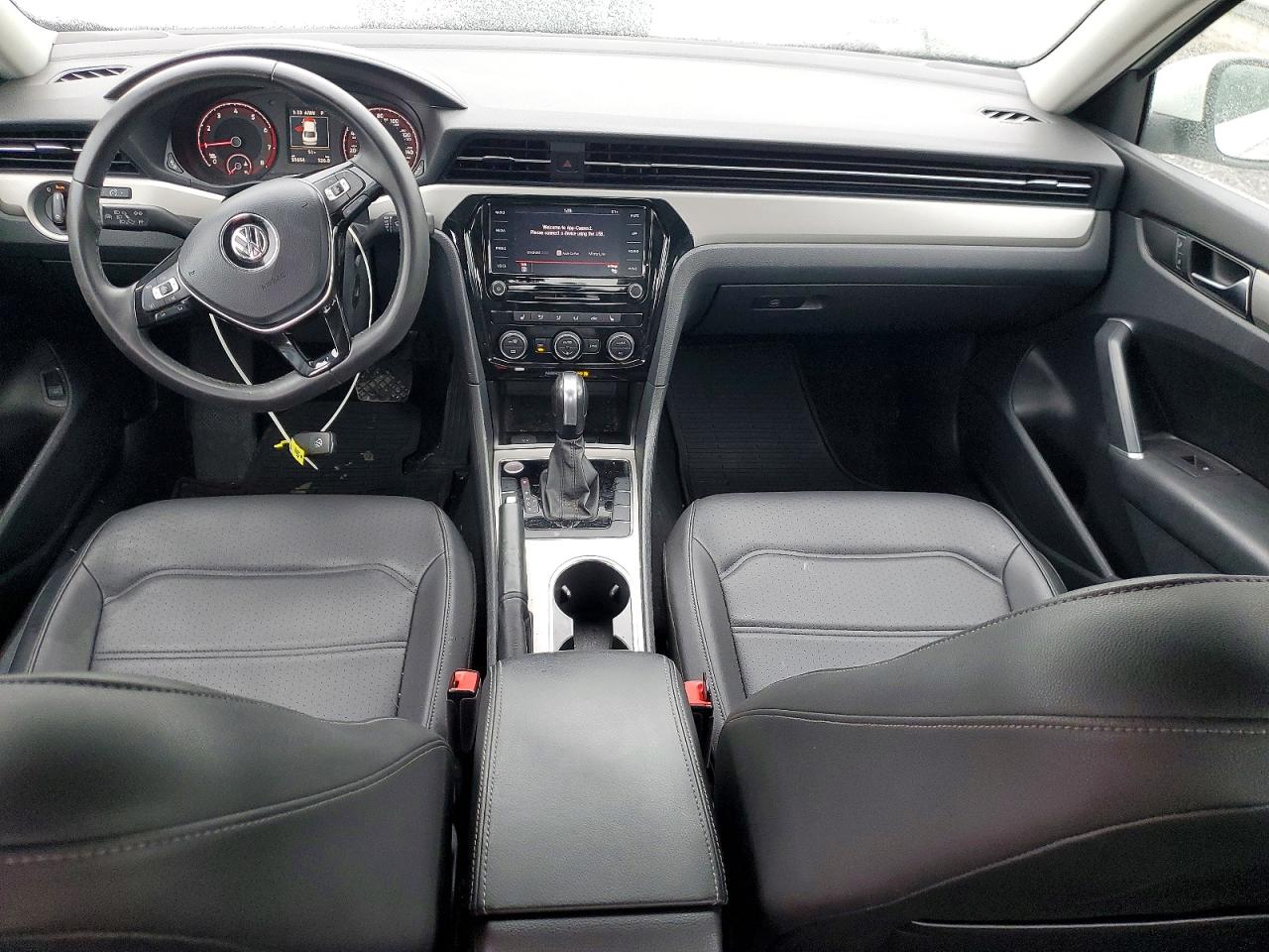 2021 VOLKSWAGEN PASSAT SE photo 8