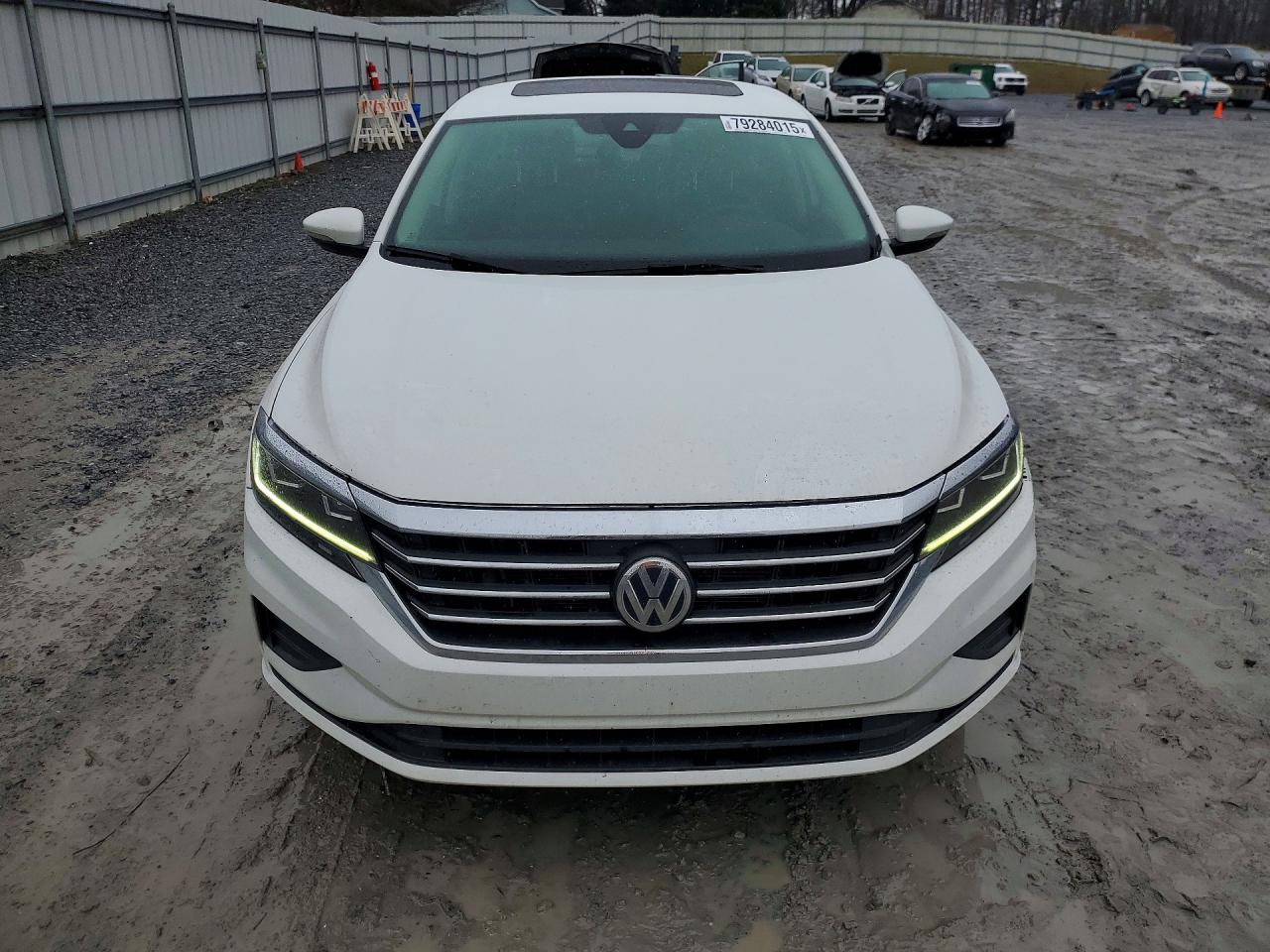2021 VOLKSWAGEN PASSAT SE photo 5