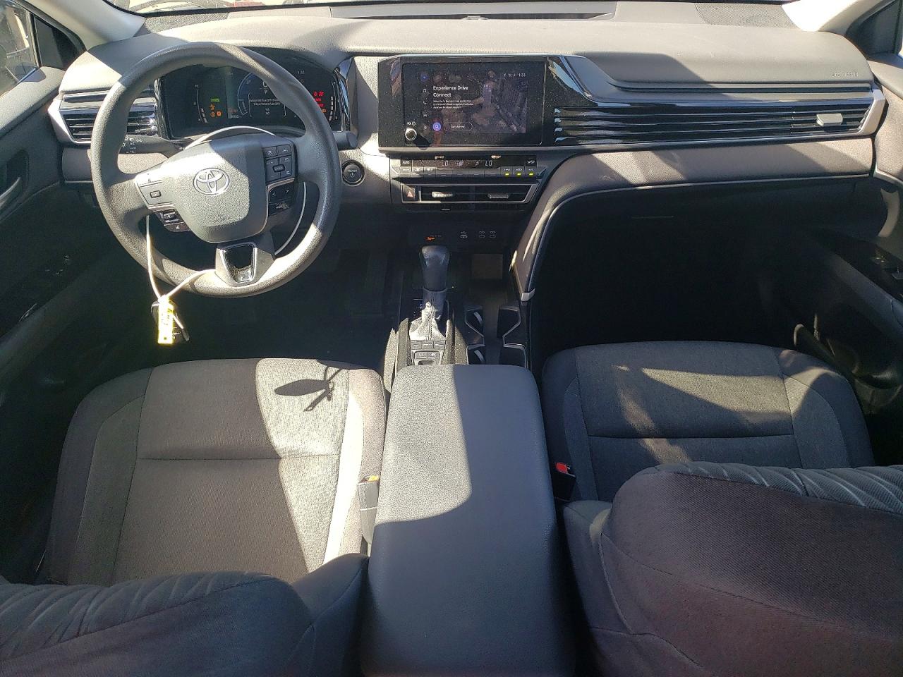 2025 TOYOTA CAMRY LE photo 8