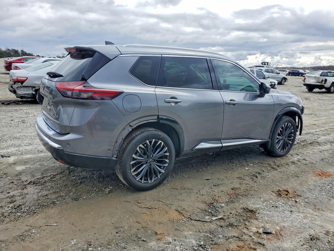 2024 NISSAN ROGUE PLATINUM photo 5