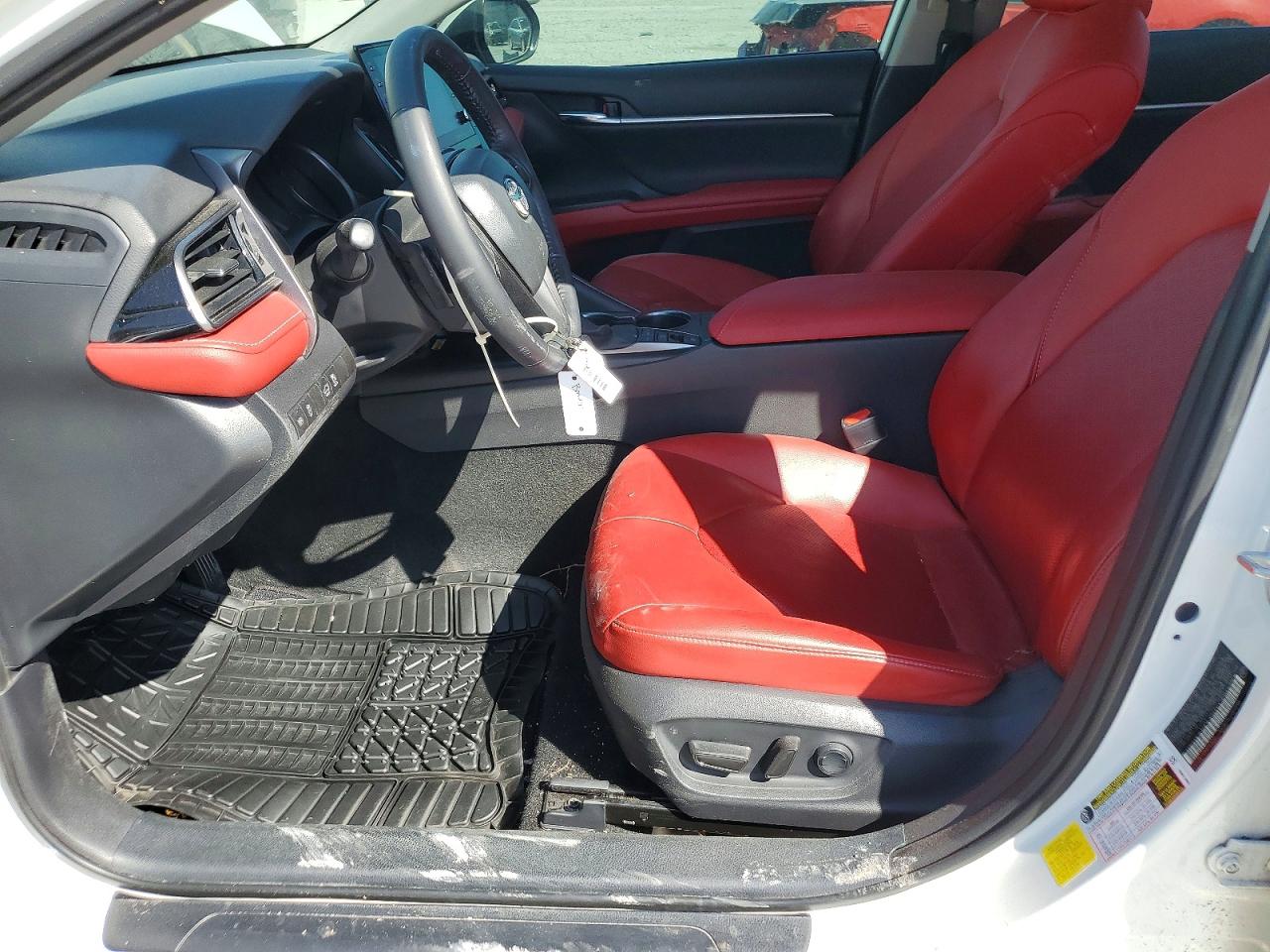 2022 TOYOTA CAMRY XSE photo 13