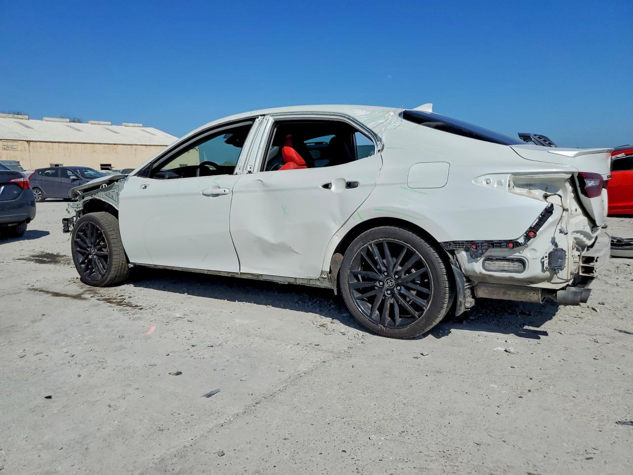 2022 TOYOTA CAMRY XSE photo 3