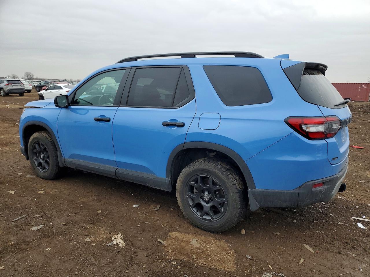 2025 HONDA PILOT TRAILSPORT photo 2