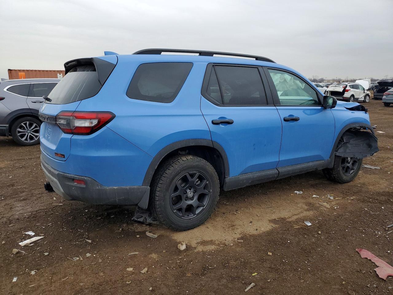 2025 HONDA PILOT TRAILSPORT photo 3