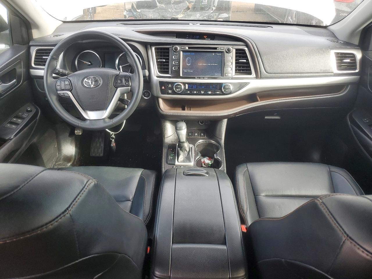 2016 TOYOTA HIGHLANDER XLE photo 8