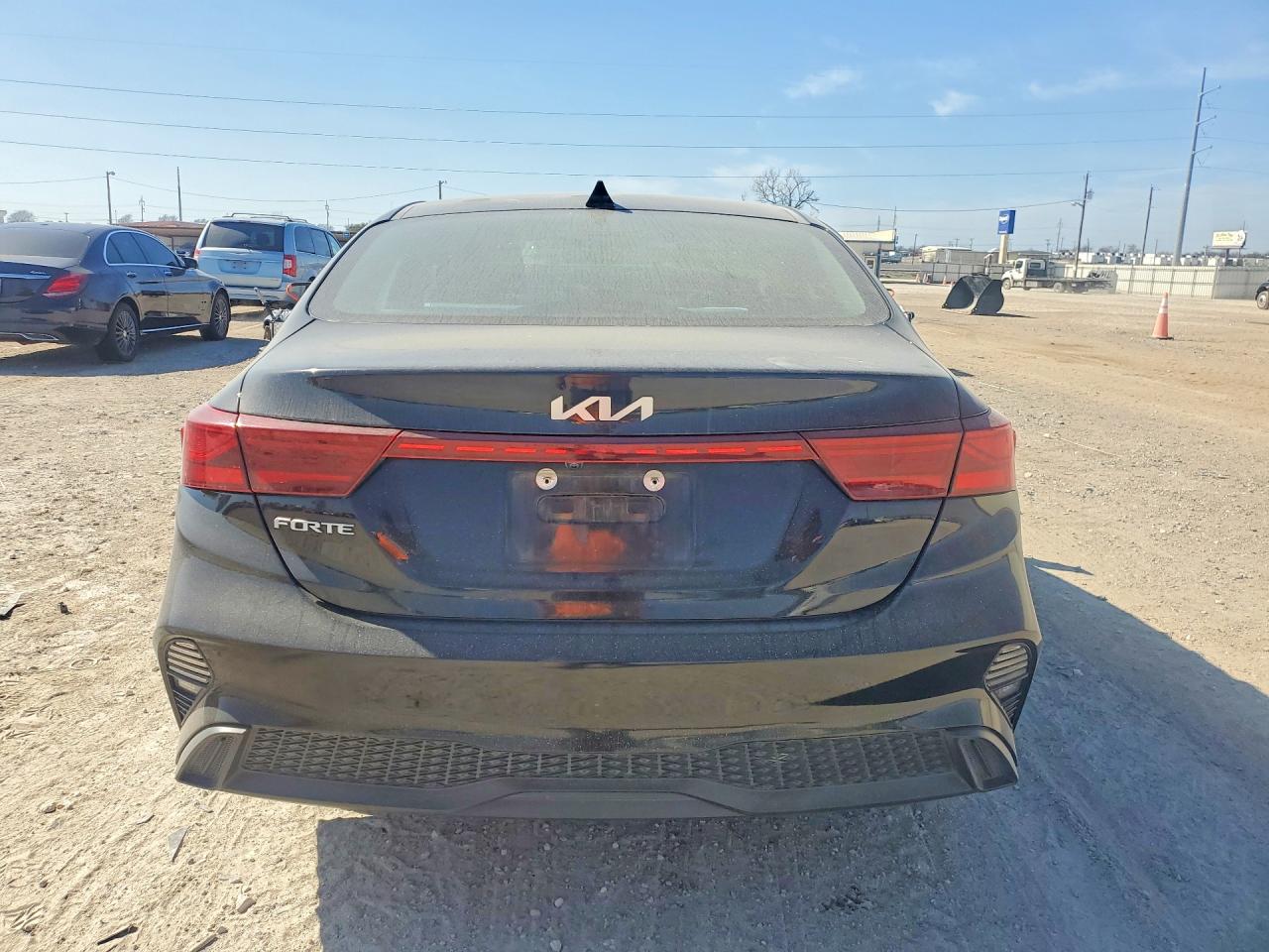 2023 KIA FORTE LXS photo 11