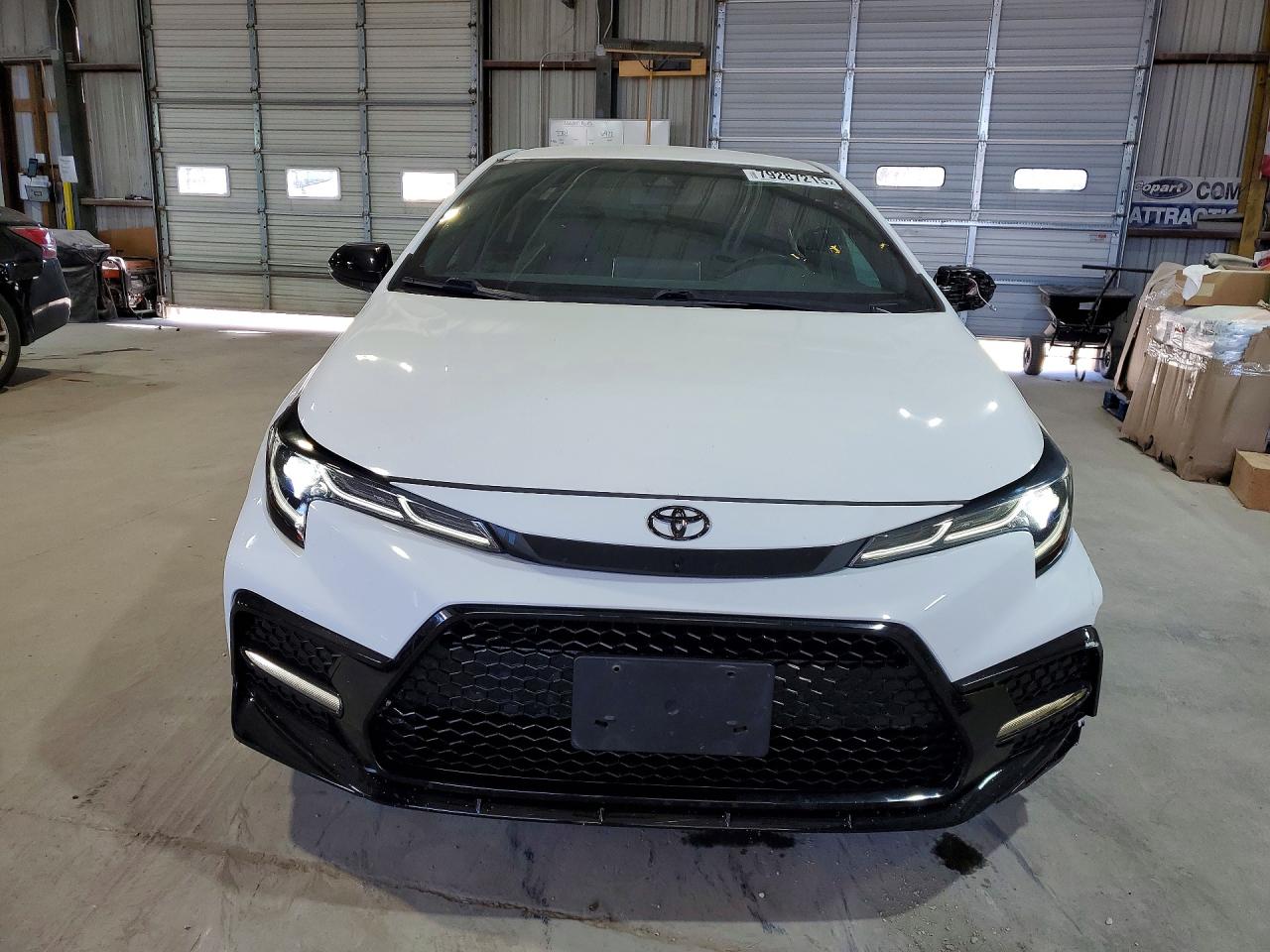 2021 TOYOTA COROLLA SE NIGHTSHADE EDITION photo 13