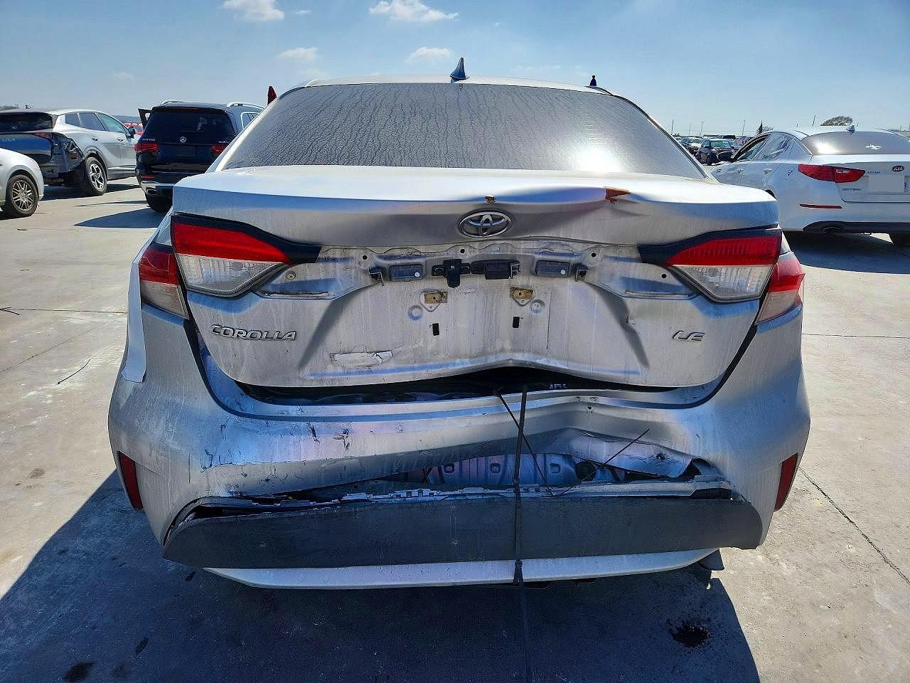 2020 TOYOTA COROLLA LE photo 6