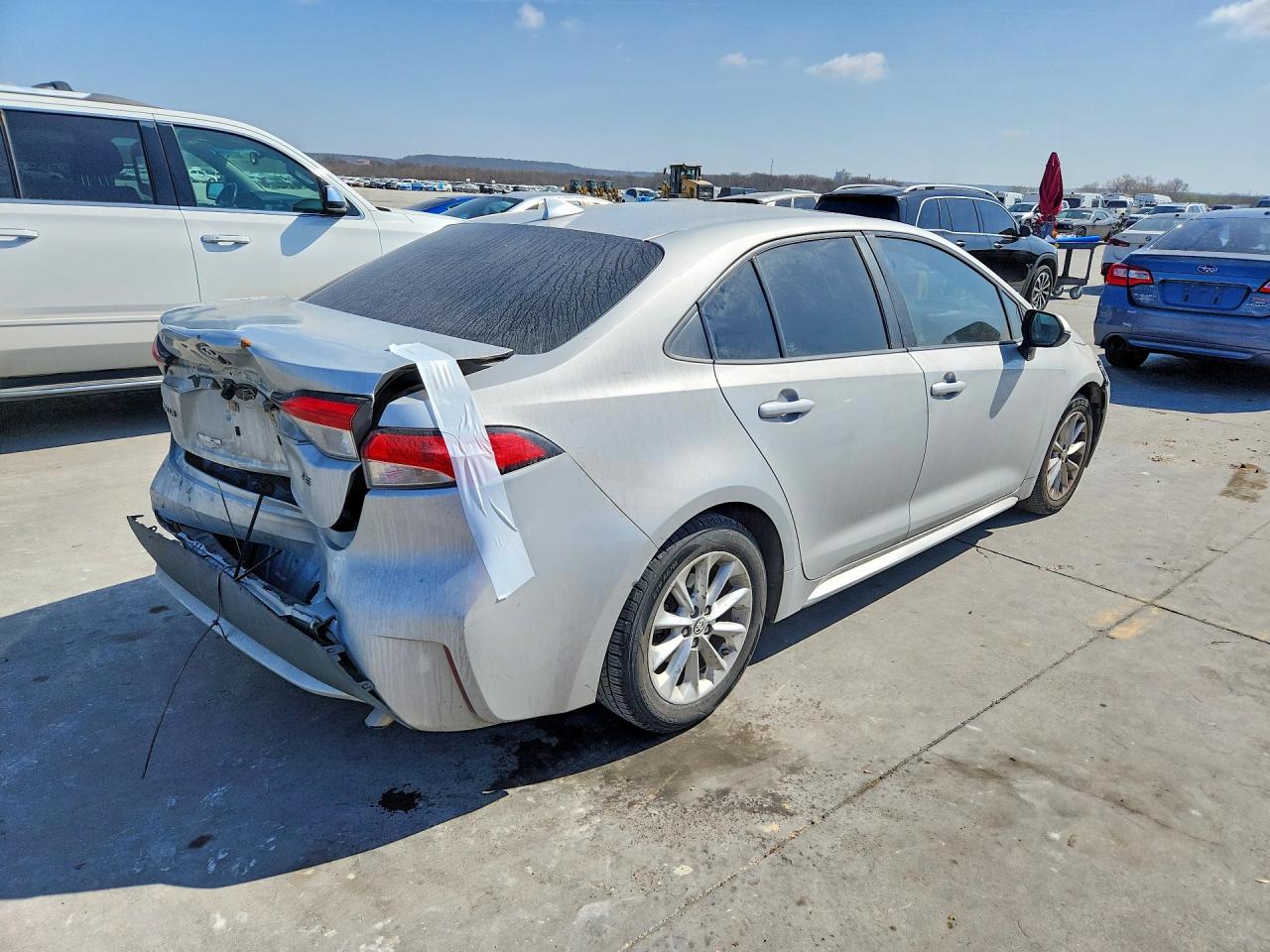 2020 TOYOTA COROLLA LE photo 3