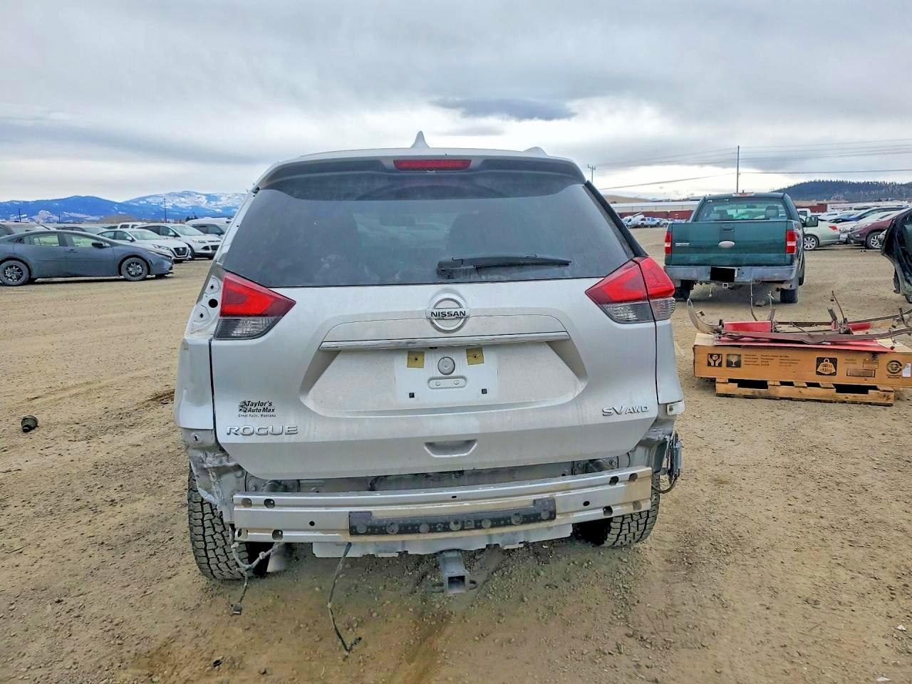 2018 NISSAN ROGUE SV photo 11