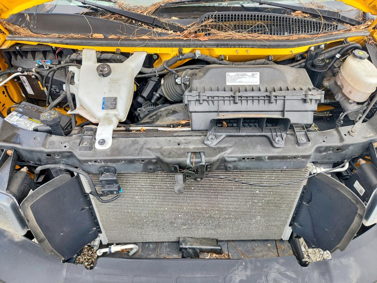 2023 GMC SAVANA BOX TRUCK photo 12
