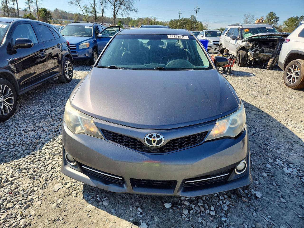 2014 TOYOTA CAMRY SE photo 13