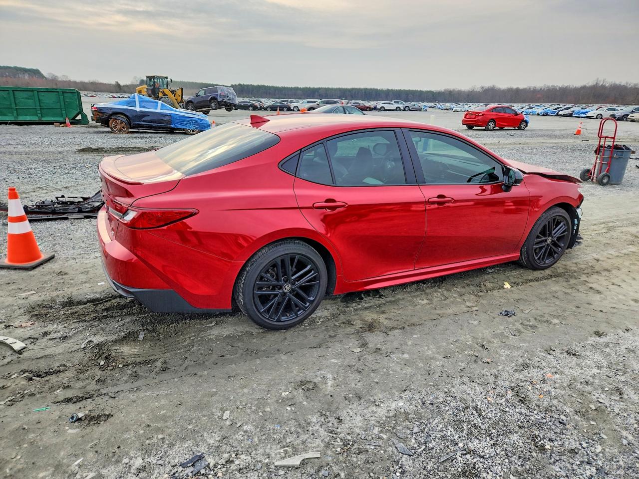2025 TOYOTA CAMRY SE photo 3