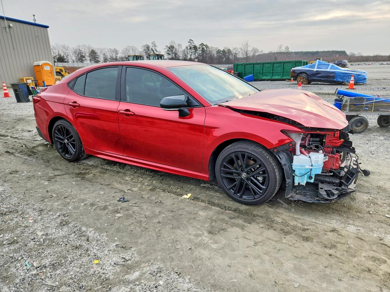 2025 TOYOTA CAMRY SE photo 4